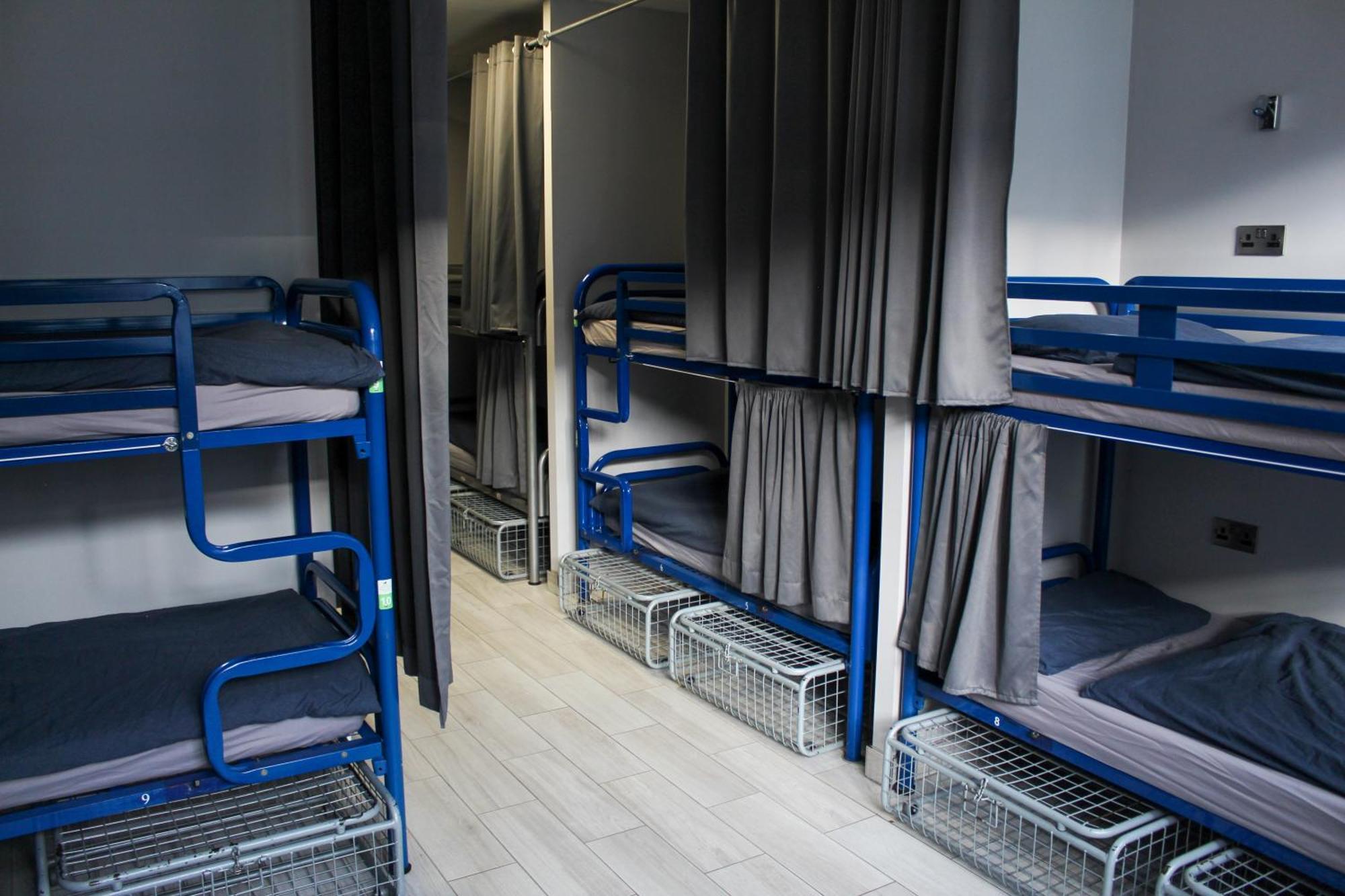 Hostal Abbey Court *